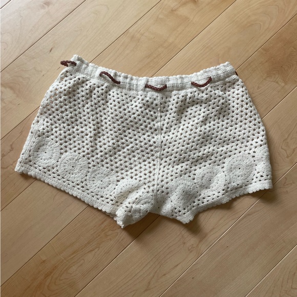 JCL lined macrame shorts - Picture 2 of 2